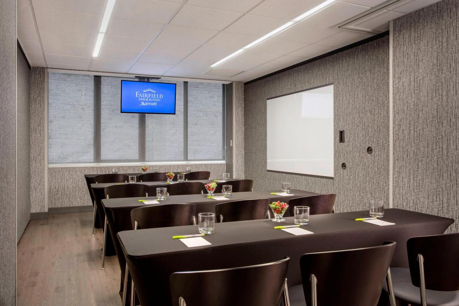 Fairfield Inn & Suites by Marriott Chicago Downtown/Magnificent Mile